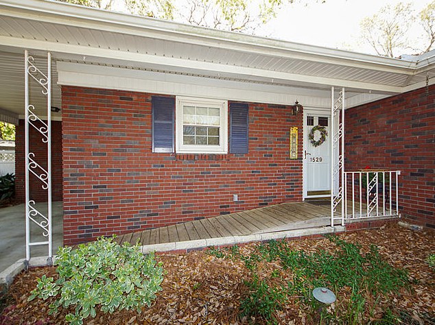 1529 Downing St, Charleston, SC 29407-3924