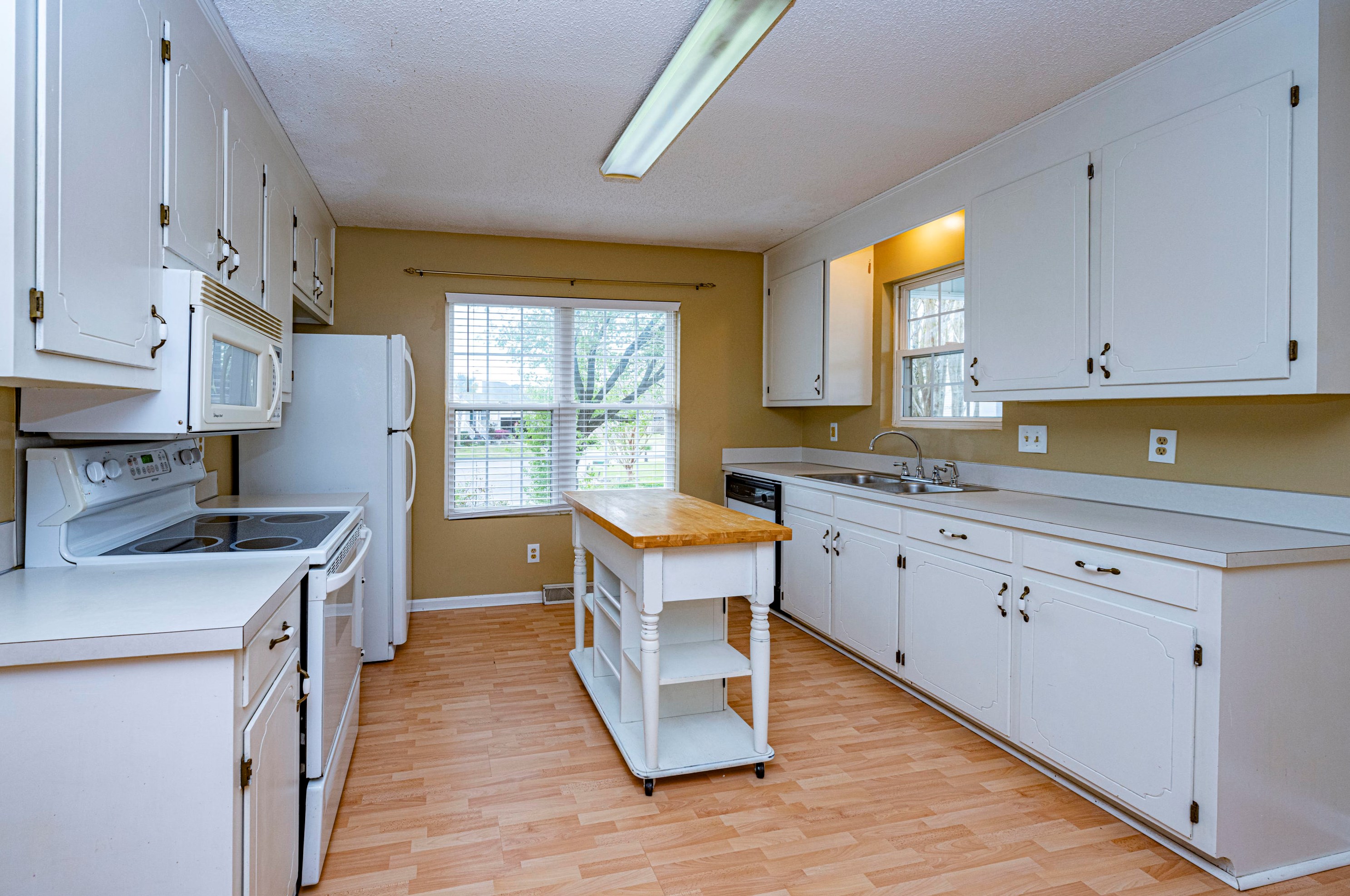 3045 Hollow Ct, Charleston, SC 29406-9777