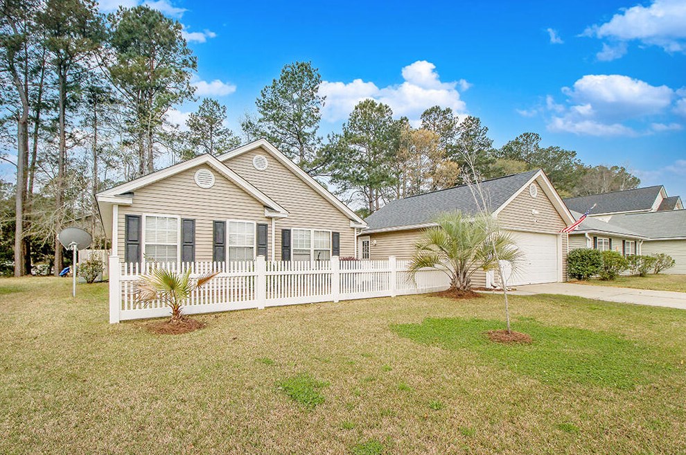150 Jupiter Ln, Summerville, SC 29483-5619