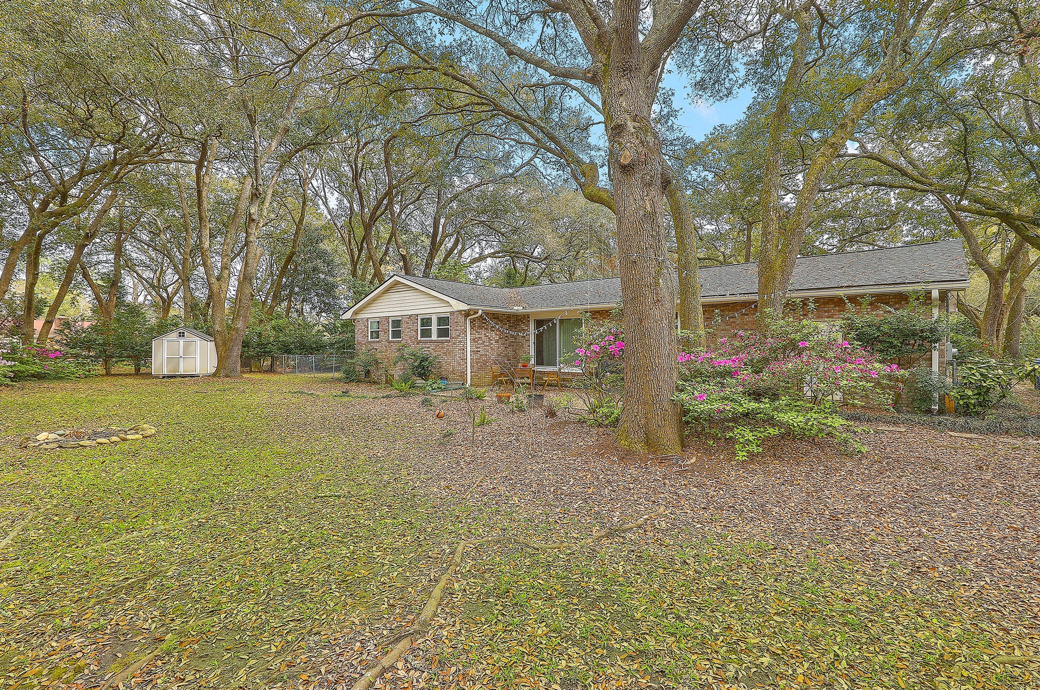 1840 Somerset Cir, Charleston, SC 29407-3719