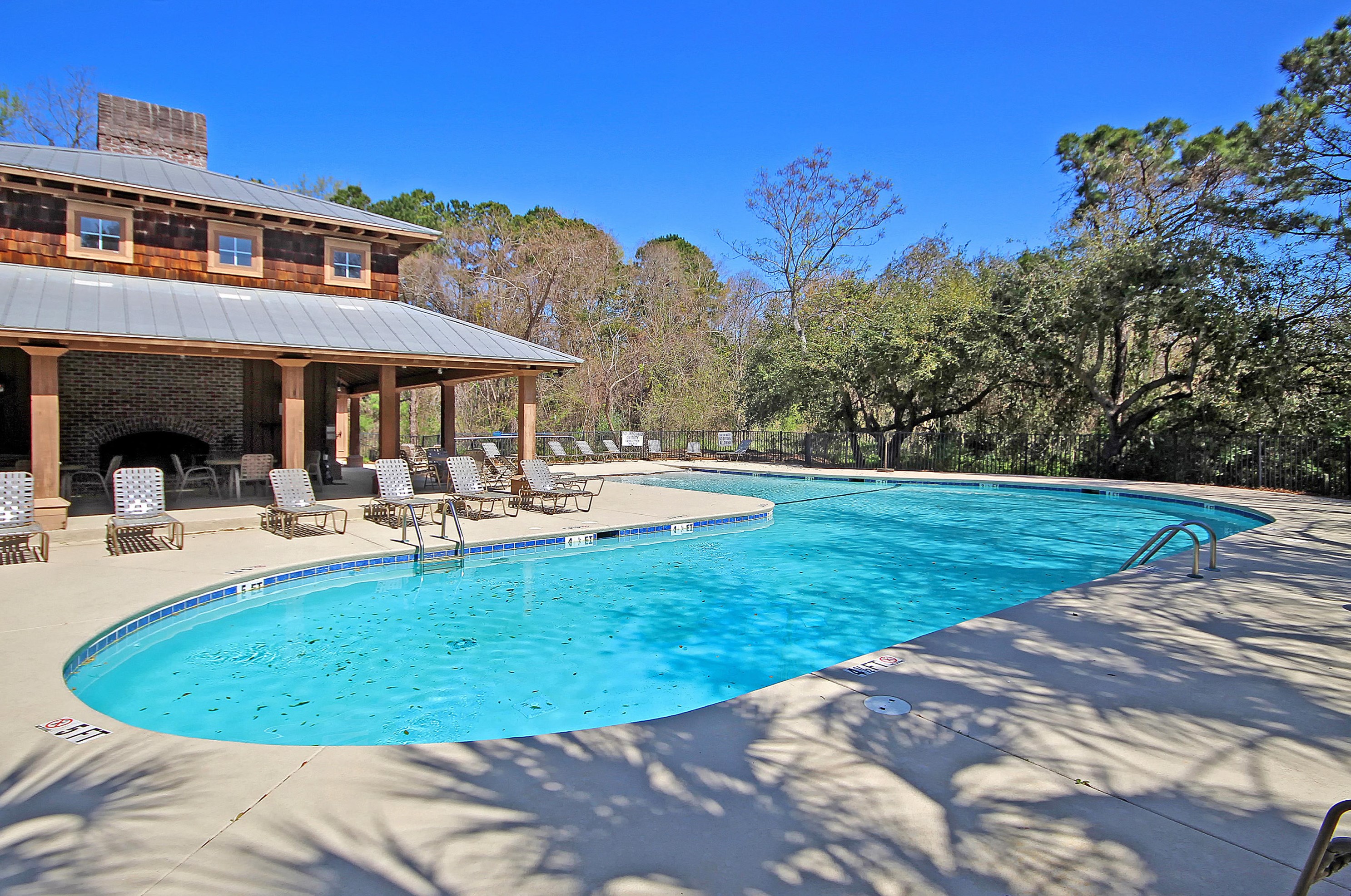 102 Clouter Creek Dr, Charleston SC  29492-8514 exterior