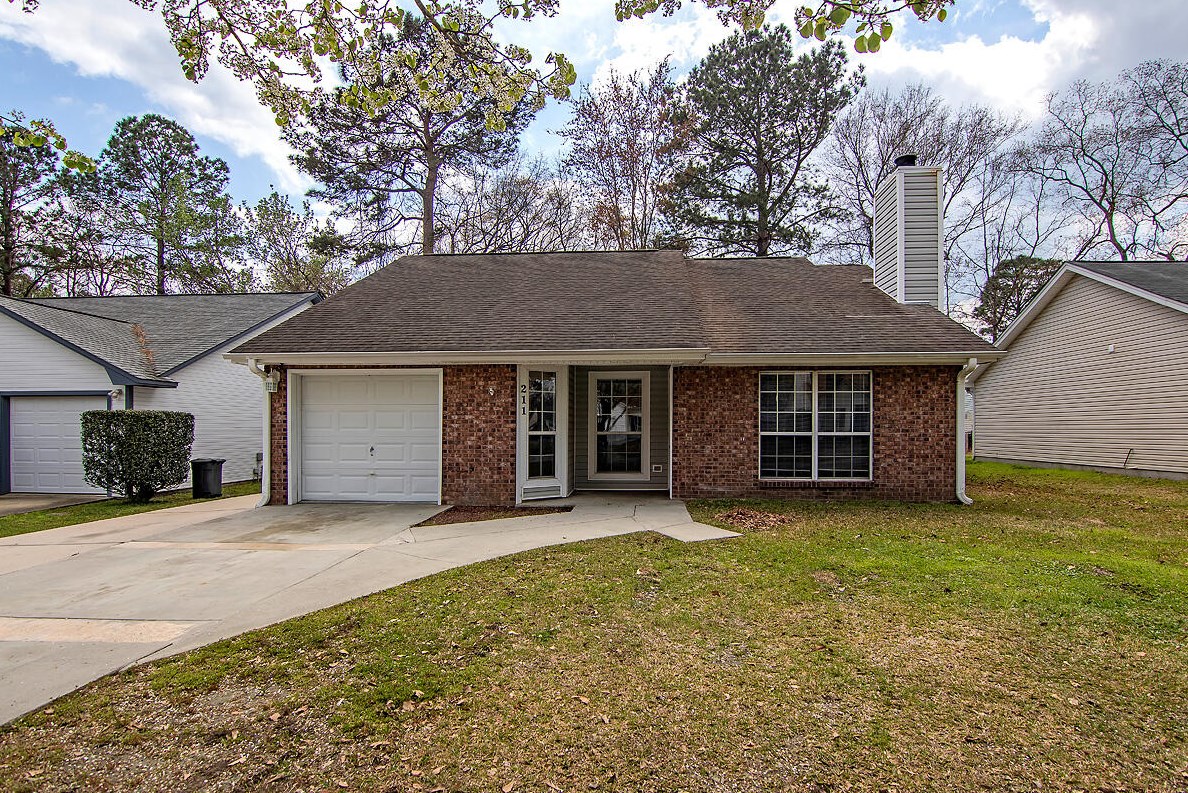 211 Birmingham Dr, Summerville, SC 29483-8255