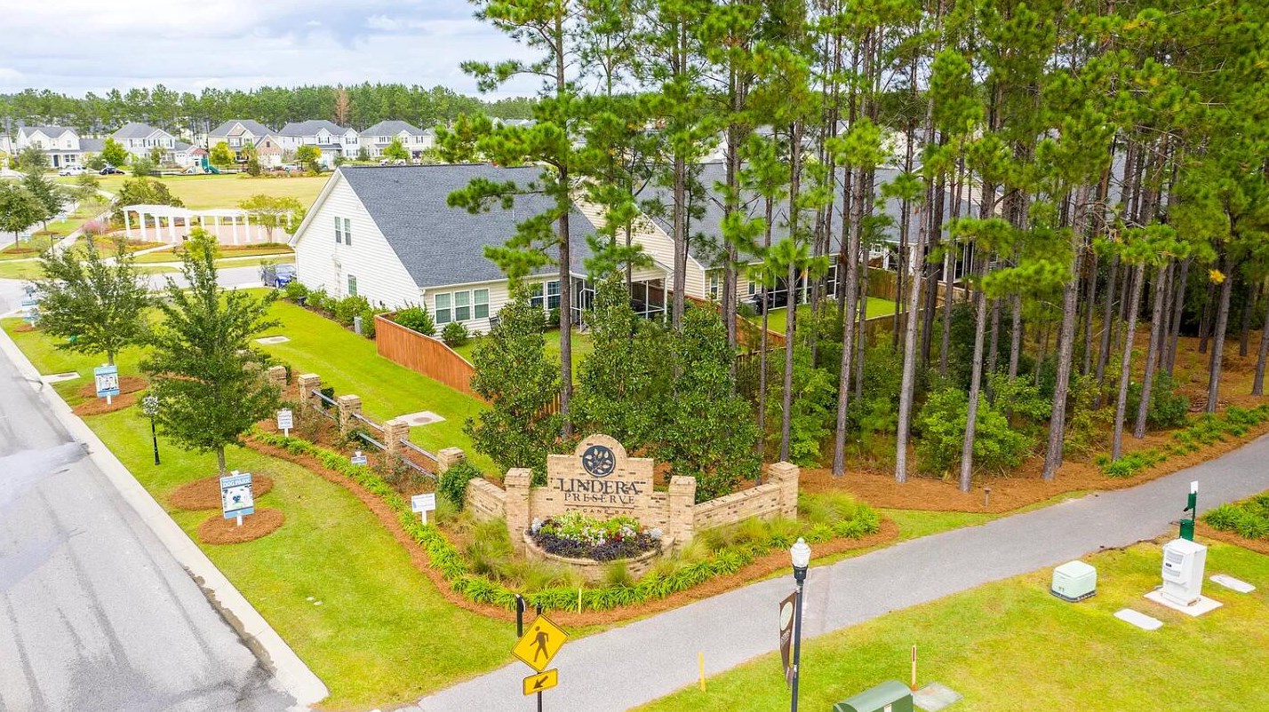 483 Whispering Breeze Ln, Summerville SC  29486 exterior