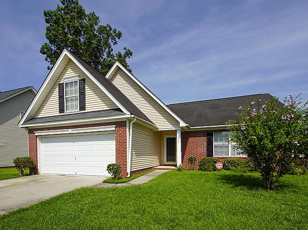 130 Hainsworth Dr, Charleston SC  29418-2736 exterior