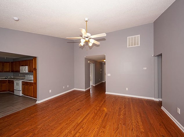 130 Hainsworth Dr, Charleston SC  29418-2736 exterior