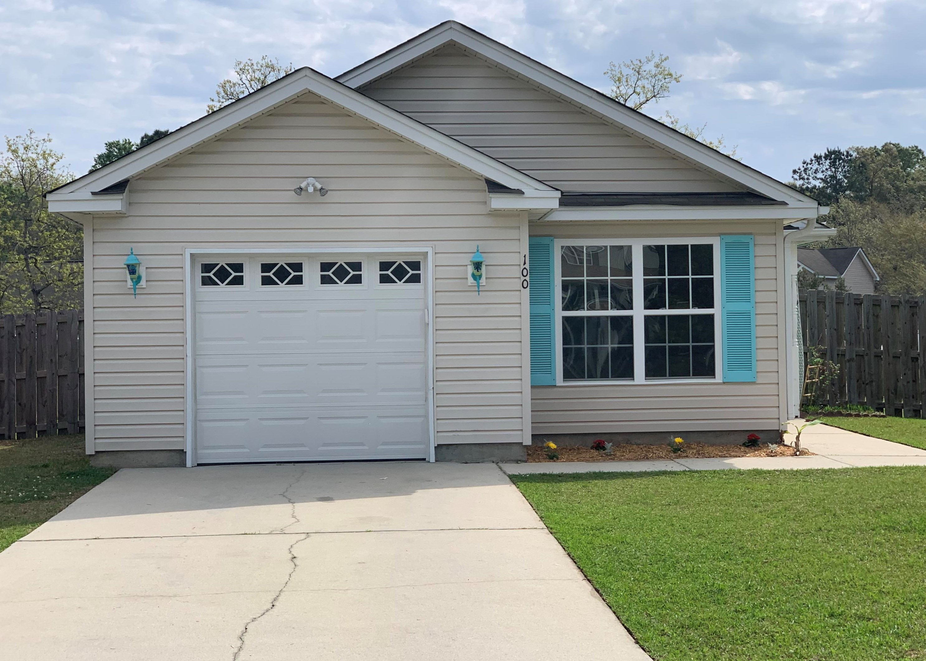 100 Pointer Dr, Charleston, SC 29445-3752