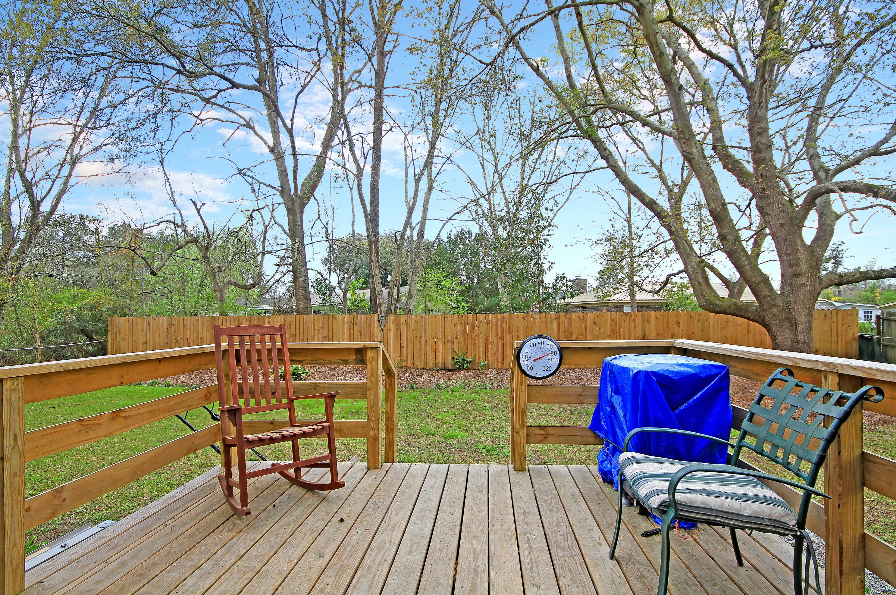 704 Tulip St, Summerville SC  29483-3953 exterior