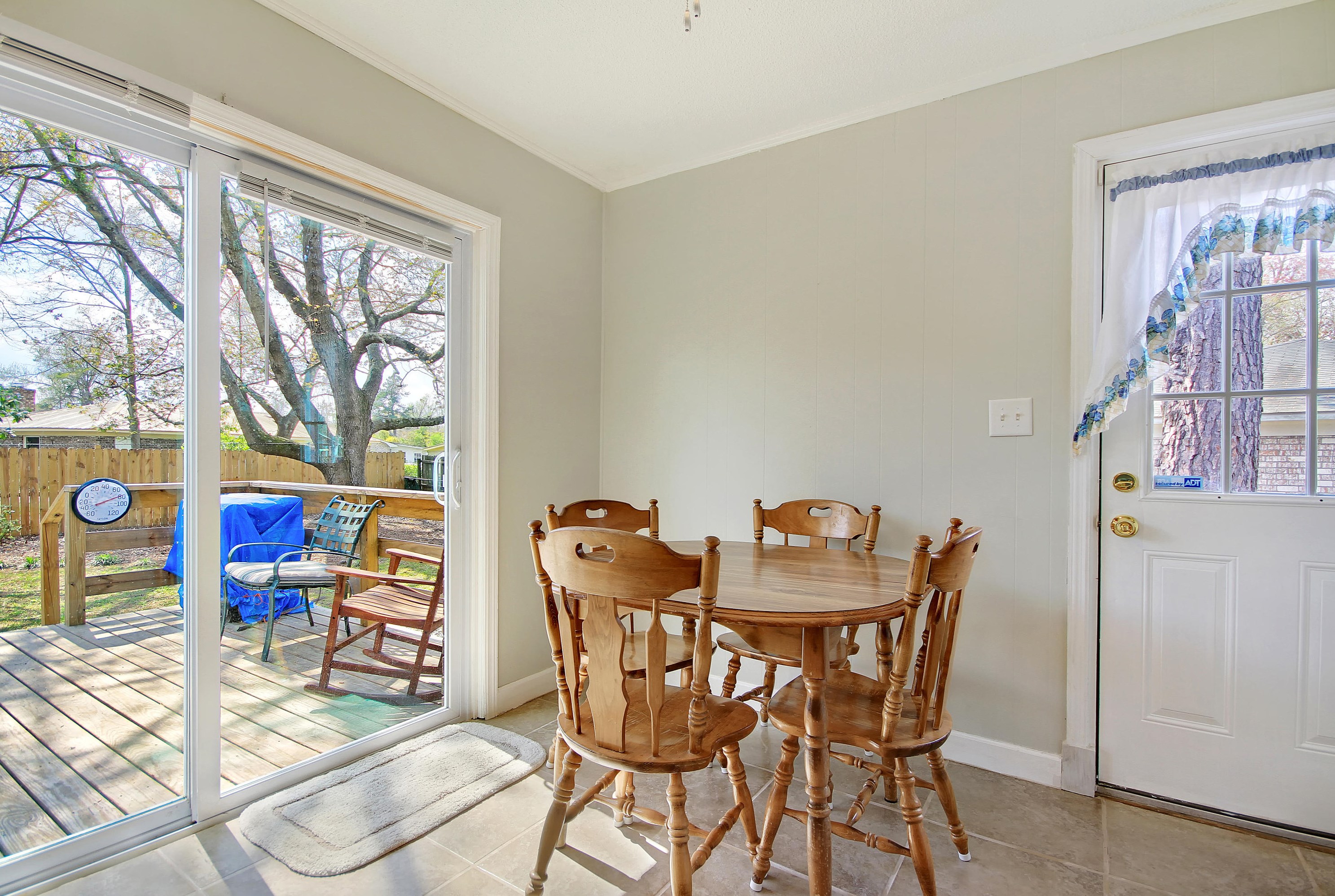 704 Tulip St, Summerville SC  29483-3953 exterior