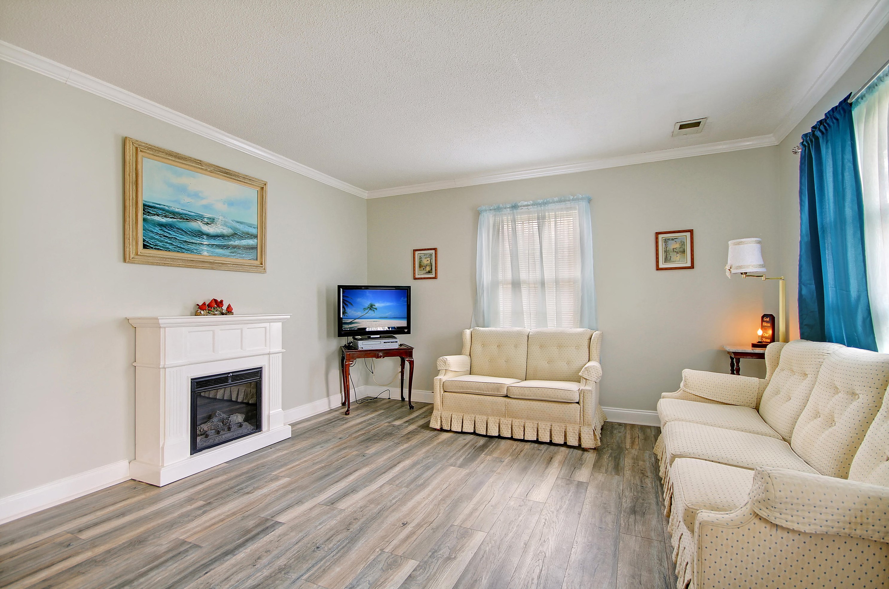 704 Tulip St, Summerville SC  29483-3953 exterior