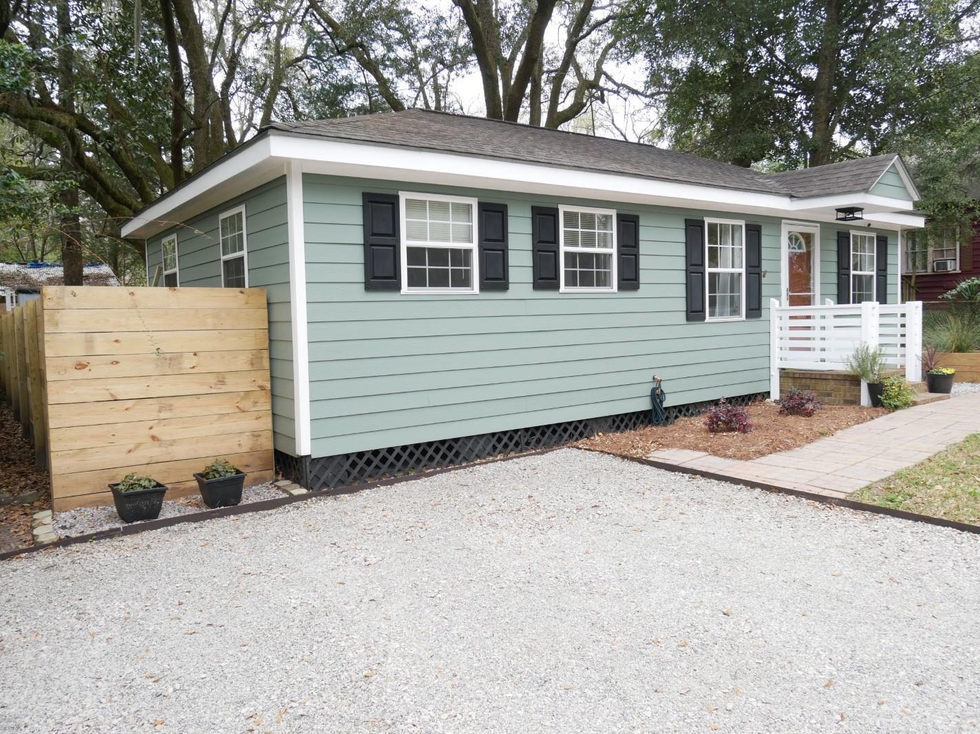300 Richland St, Summerville, SC 29483-5816