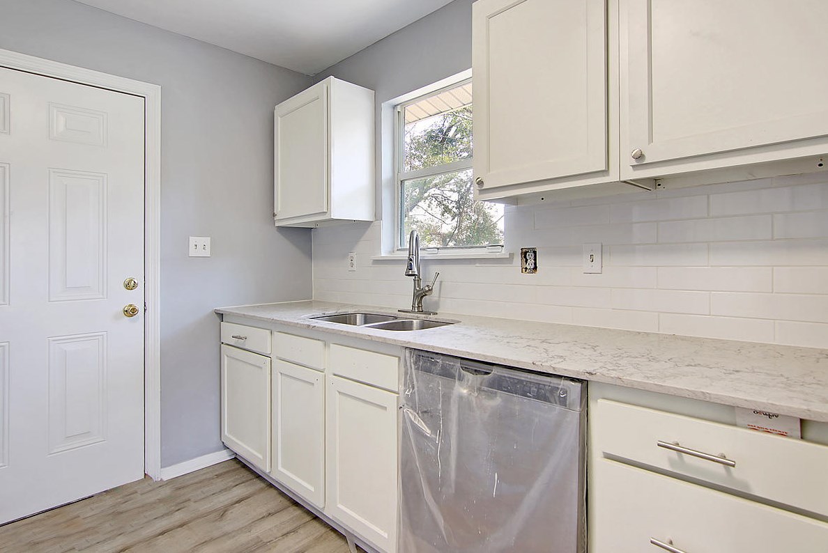 1026 Seaside Ln, Charleston SC 29412-5311 exterior