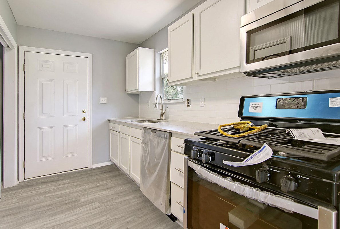 1026 Seaside Ln, Charleston SC 29412-5311 exterior