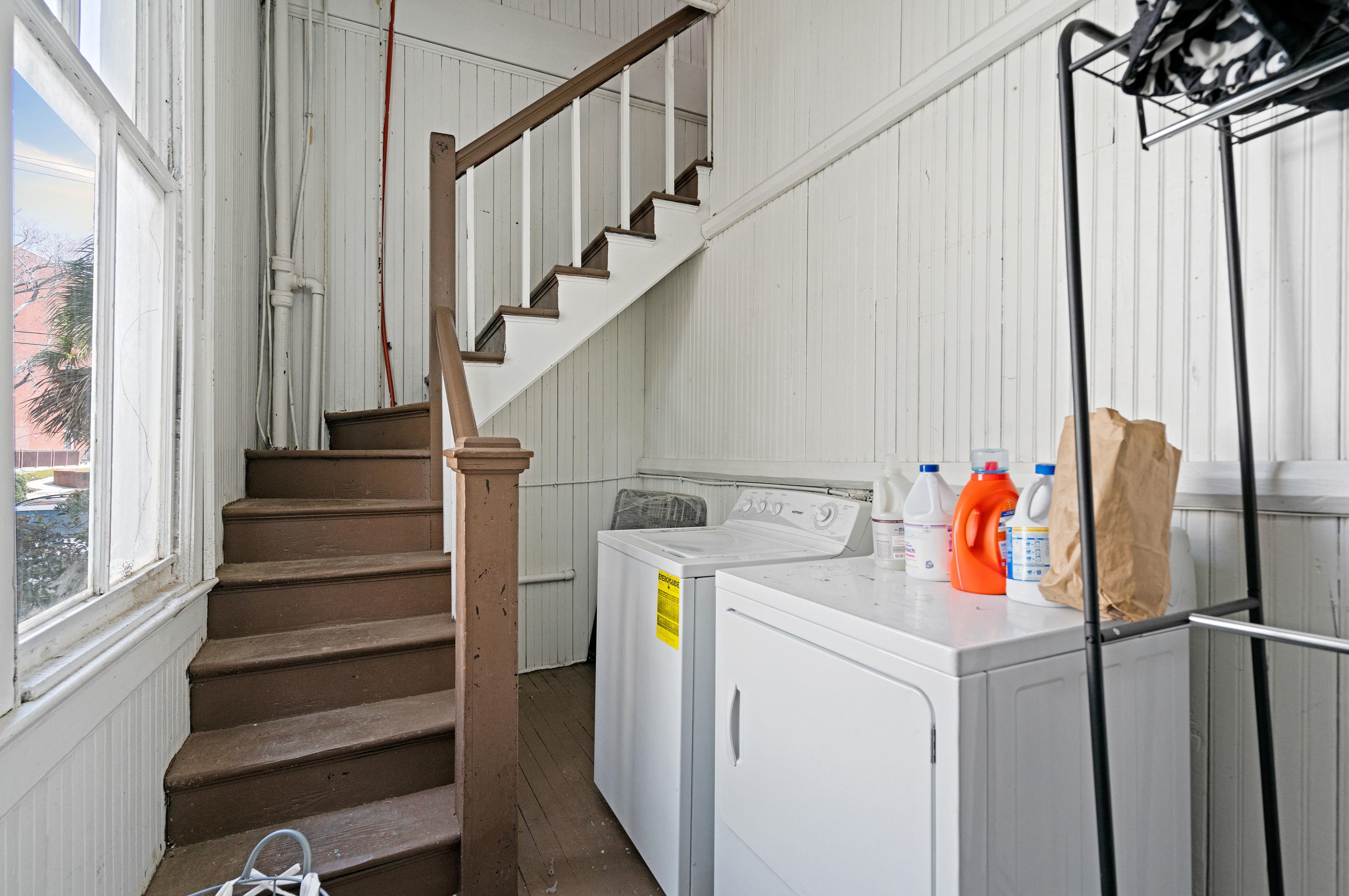 135 Ashley Ave, Charleston SC 29401-1804 exterior