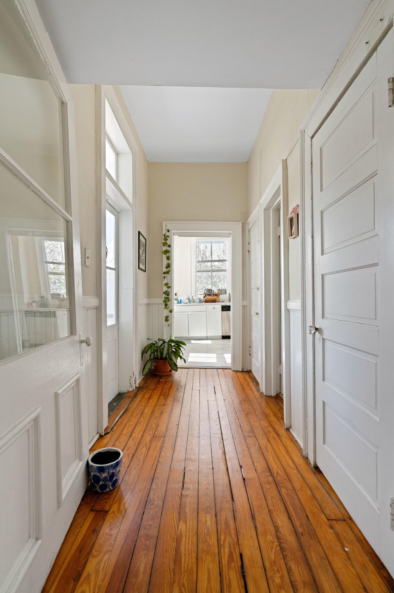 135 Ashley Ave, Charleston SC 29401-1804 exterior