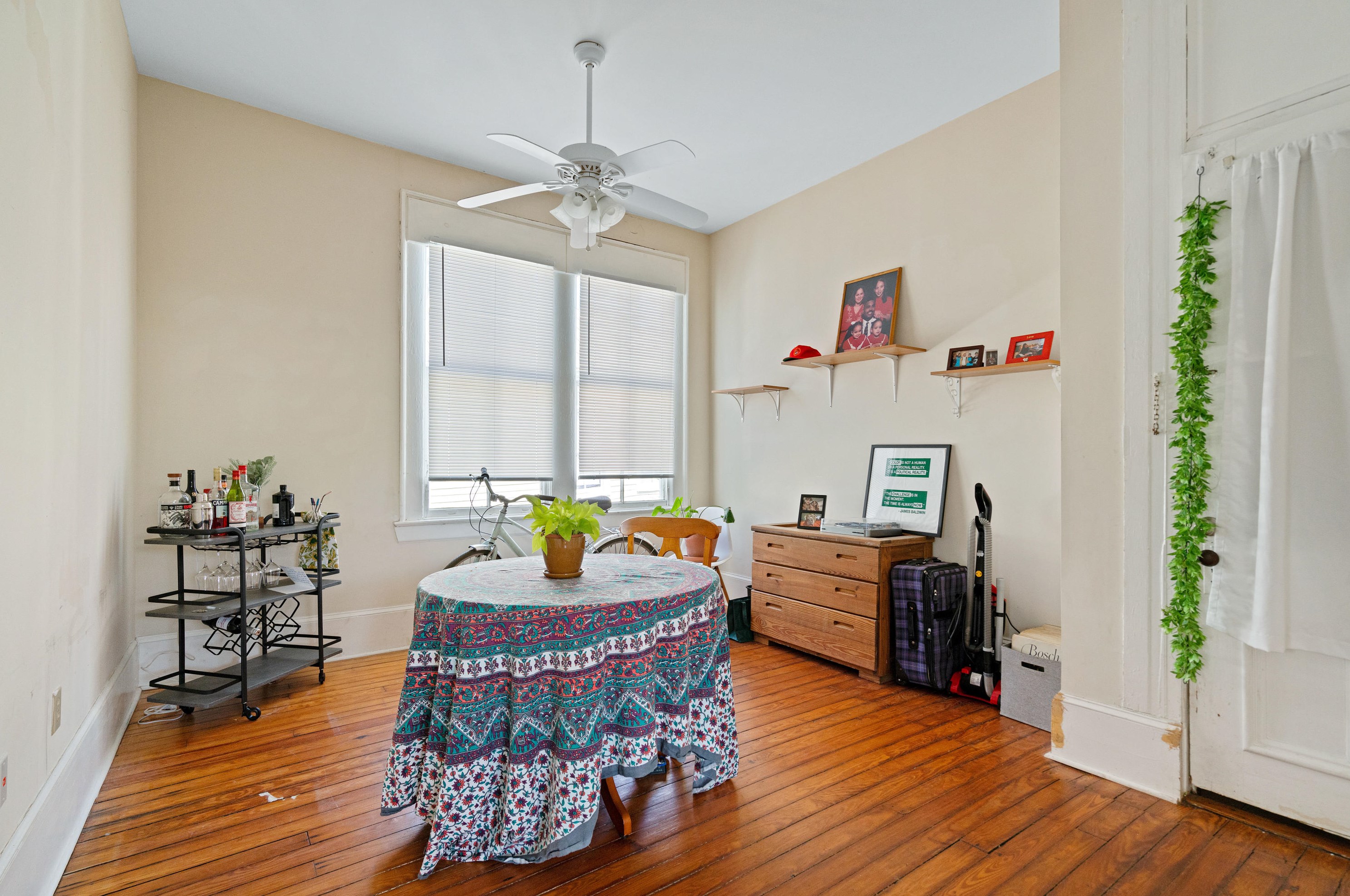 135 Ashley Ave, Charleston SC 29401-1804 exterior