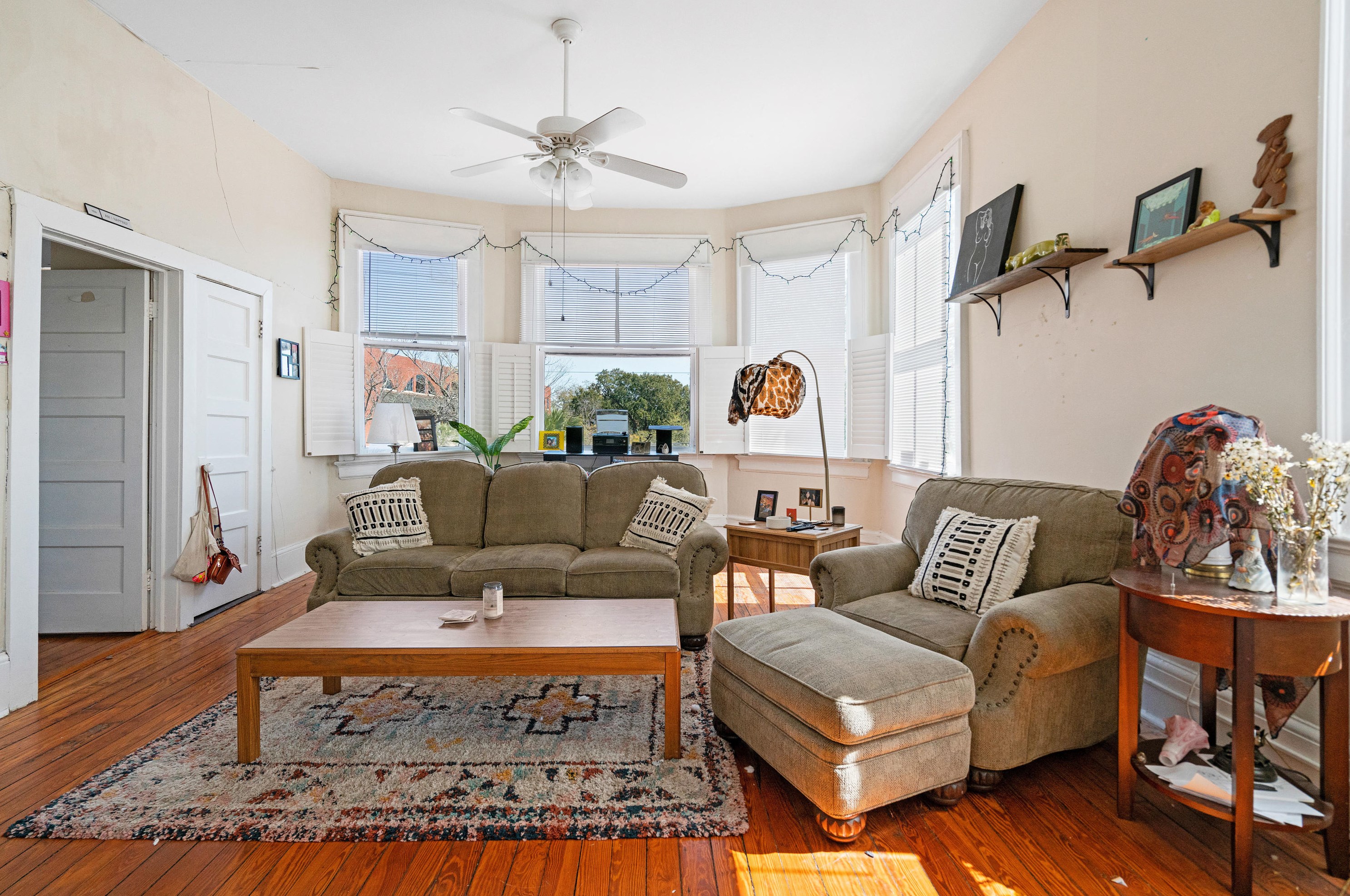 135 Ashley Ave, Charleston SC 29401-1804 exterior