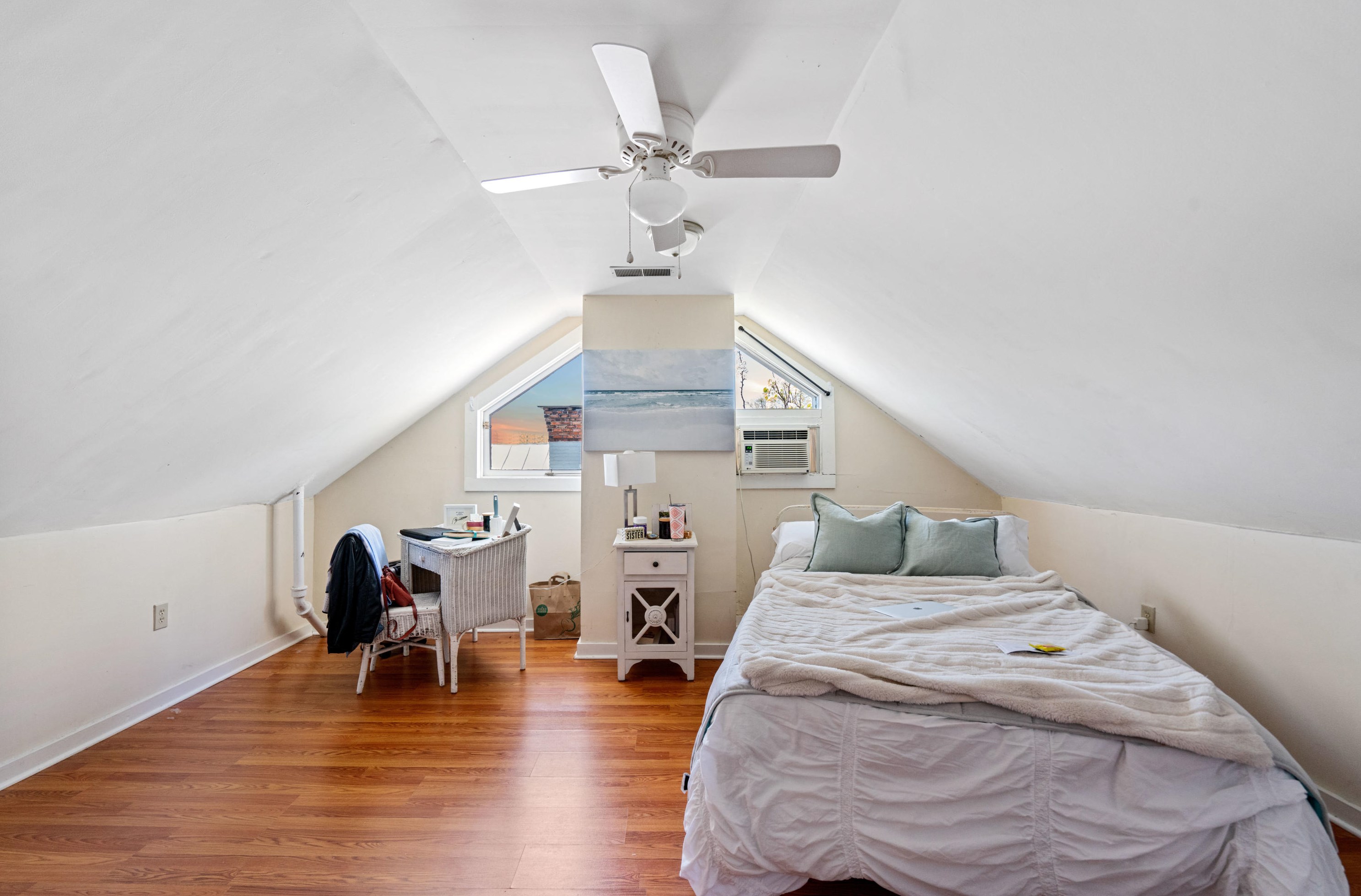 135 Ashley Ave, Charleston SC 29401-1804 exterior