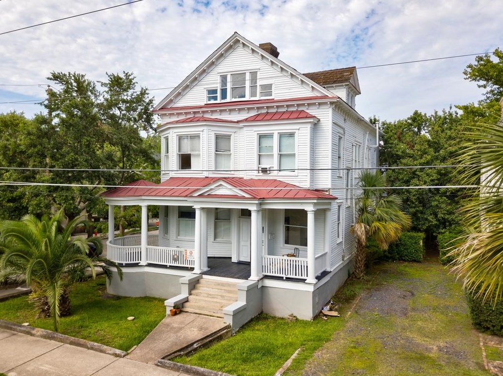 135 Ashley Ave, Charleston SC 29401-1804 exterior