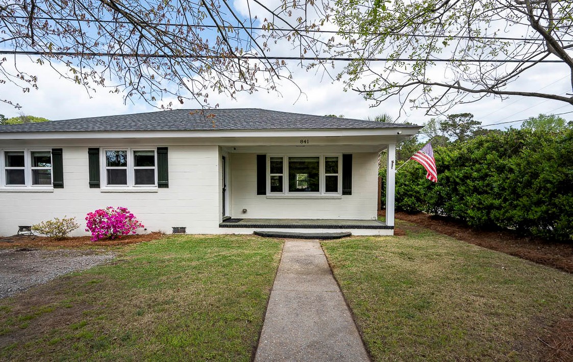 841 Long Point Rd, Mount Pleasant, SC 29464