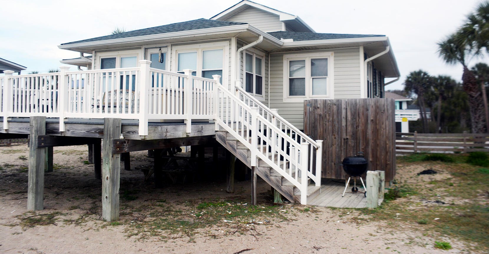 206 Palmetto Blvd, Edisto, SC 29438-3017