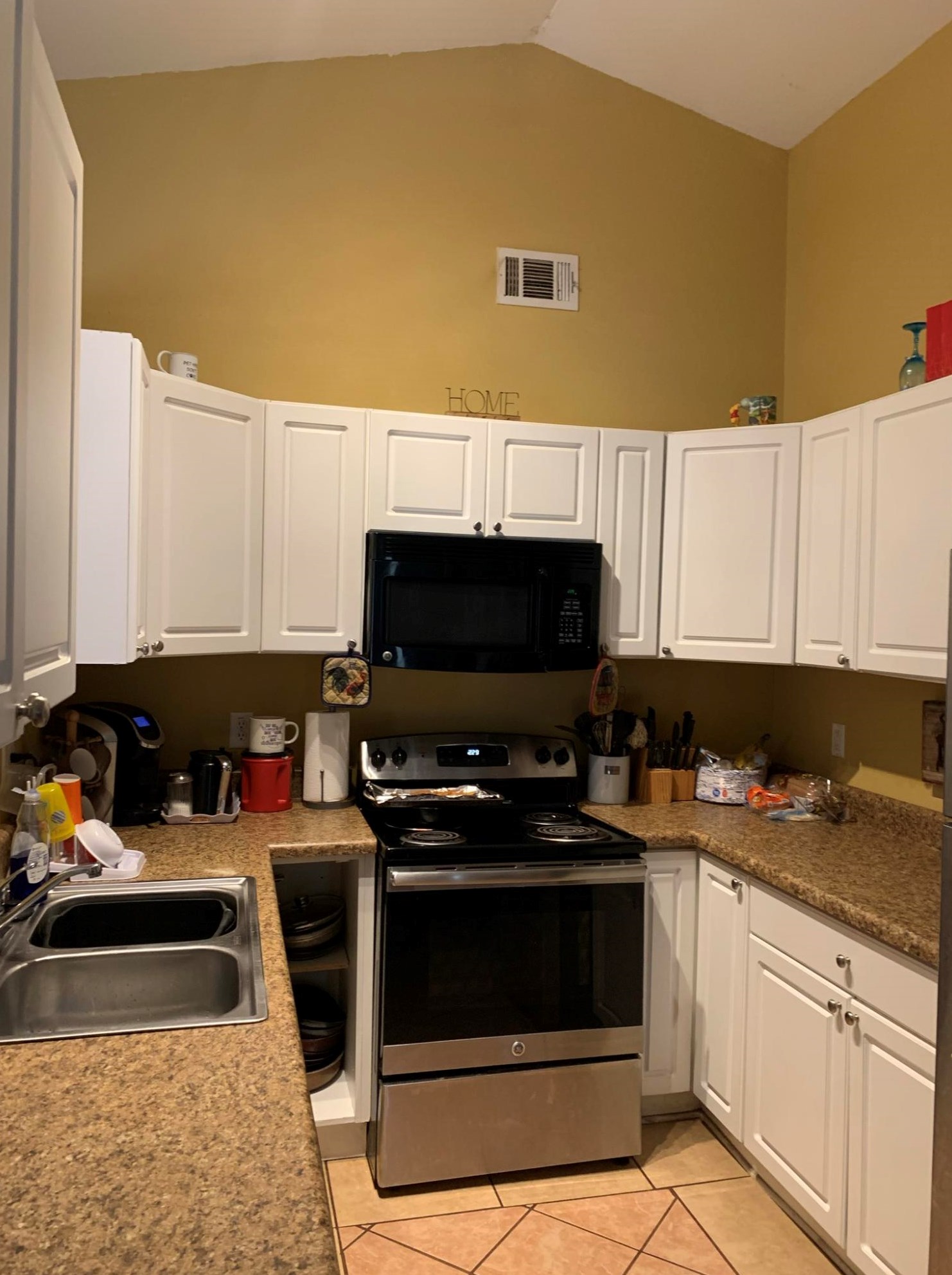 1233 Maryland Dr, Ladson, SC 29456
