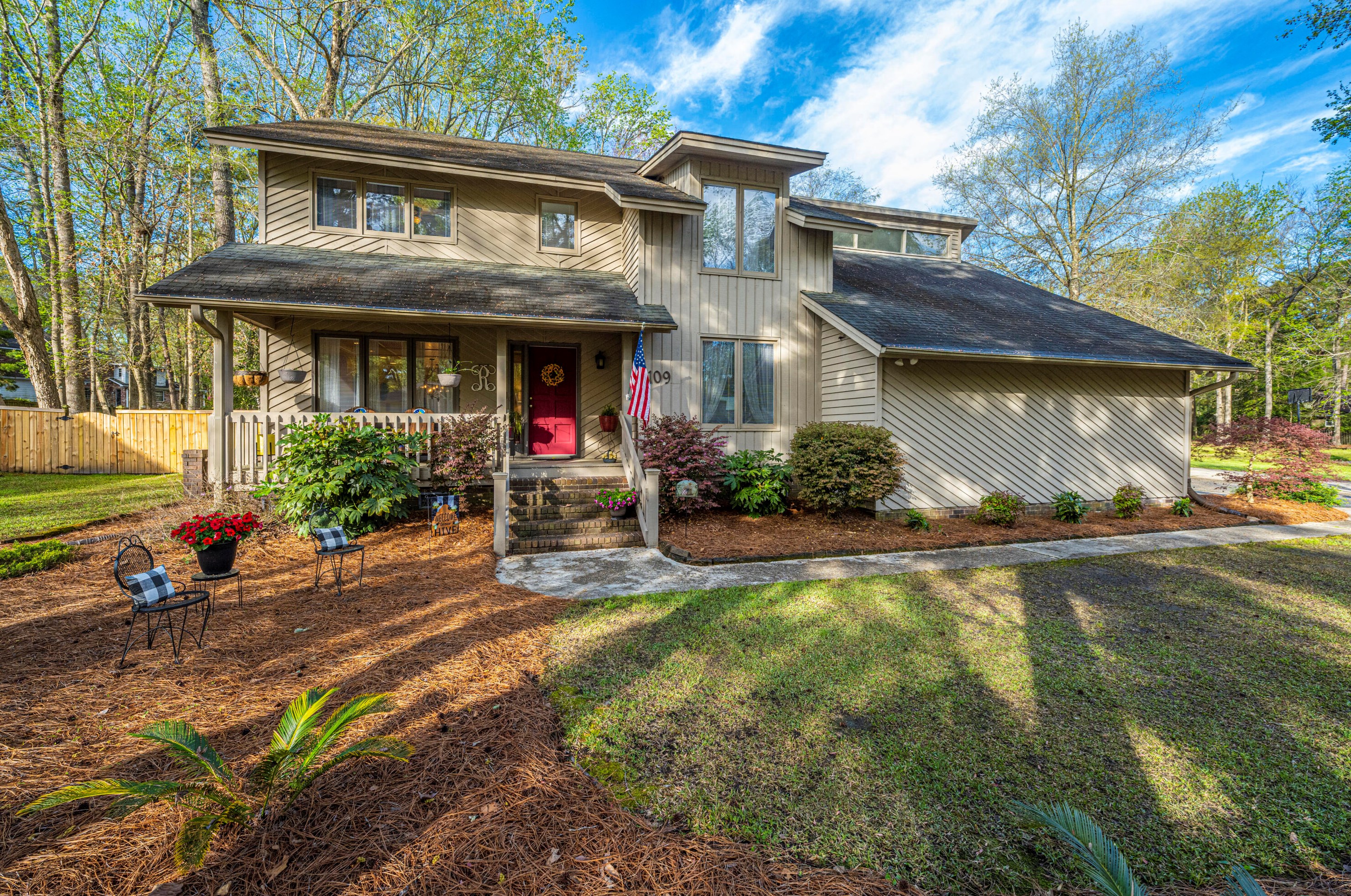 109 Huckleberry Ln, Summerville, SC 29485-8018