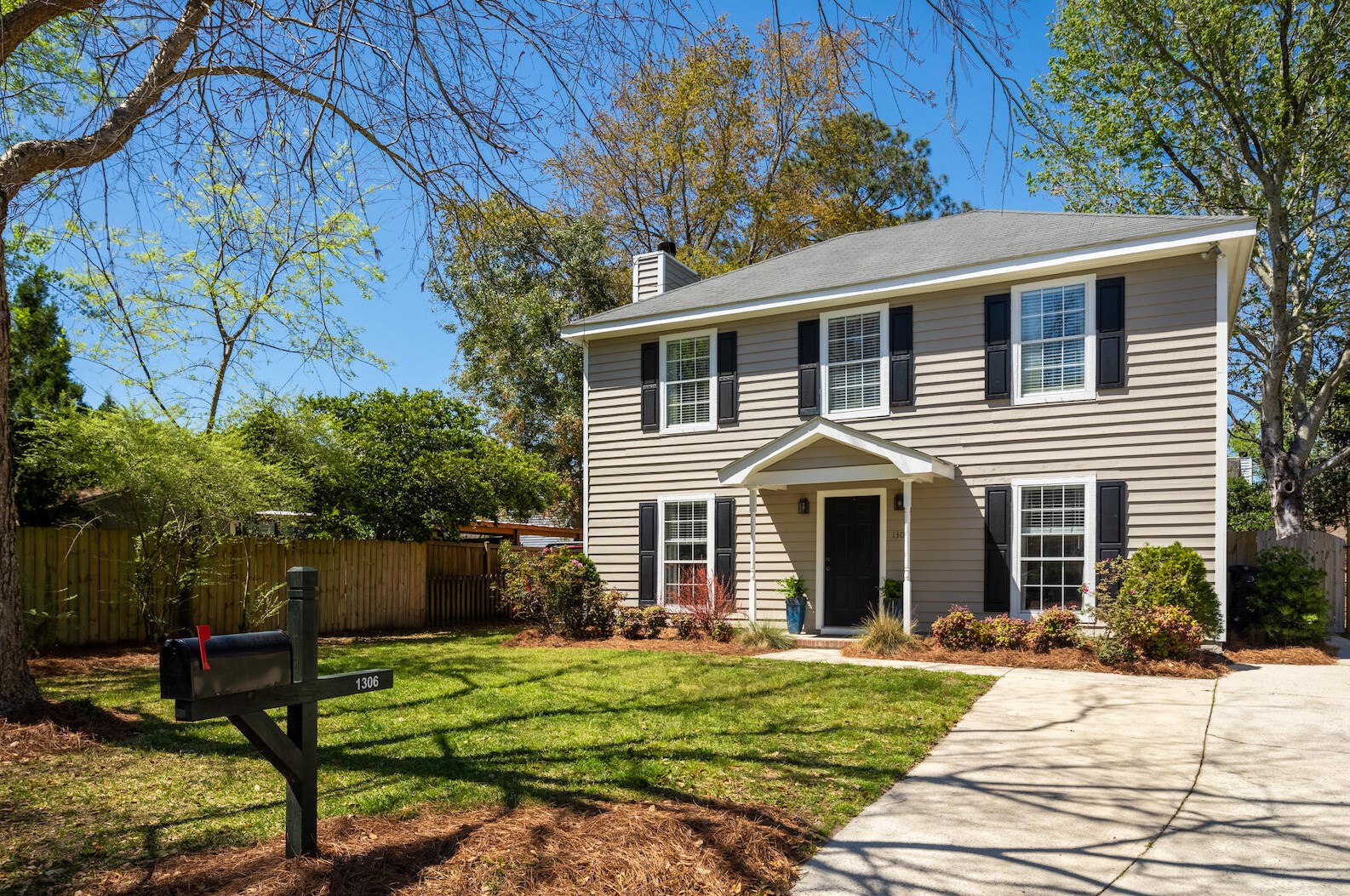 1306 Shire Rd, Mount Pleasant, SC 29464-3842