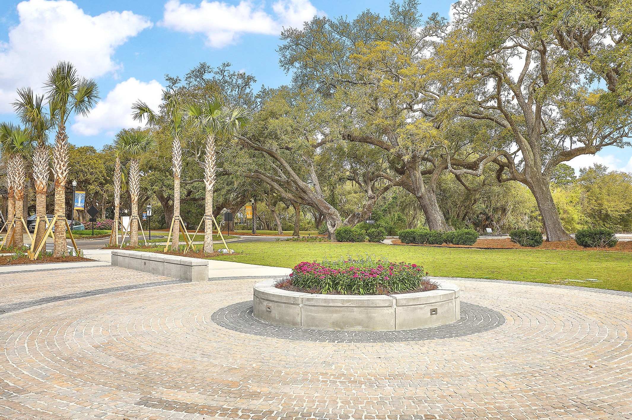 130 River Landing Dr, Charleston SC 29492-7400 exterior