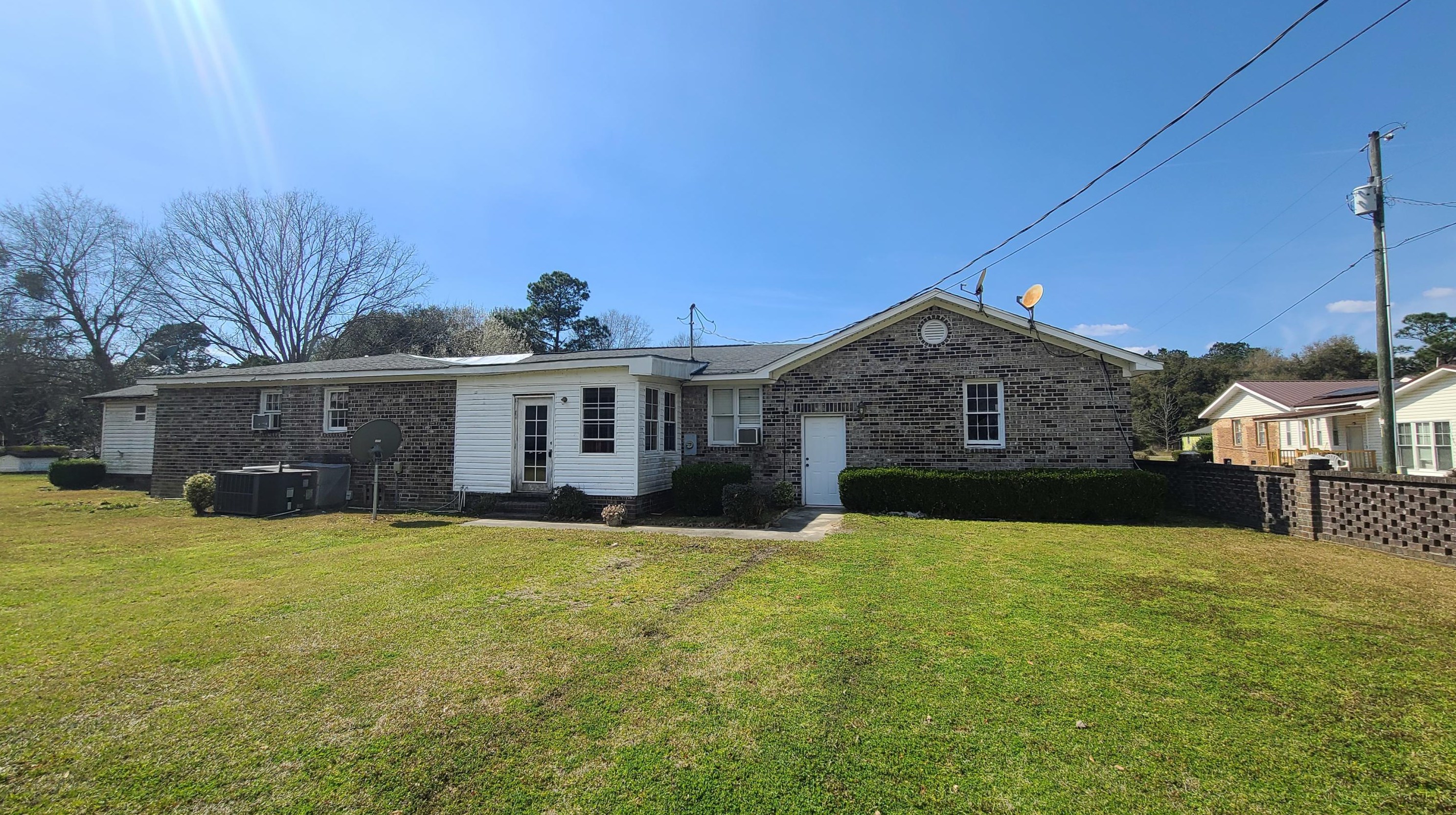 415 Honeysuckle Ln, Alvin, SC 29479