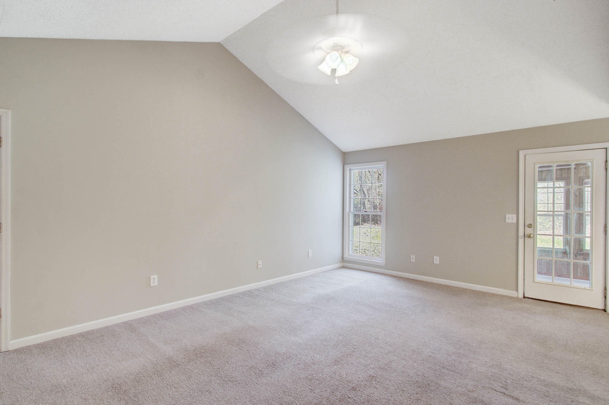 1860 Piper Dr, Charleston, SC 29407