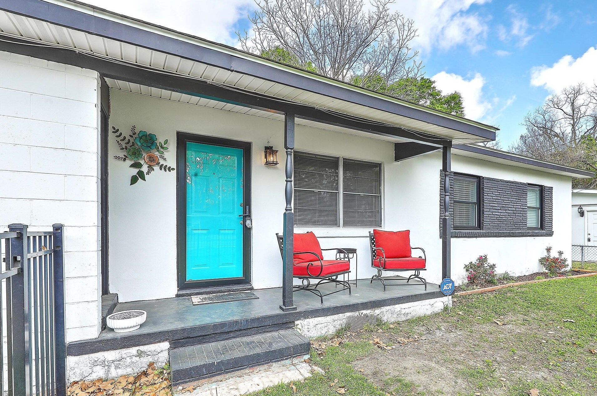 2520 Primrose Ave, Charleston, SC 29405-6824
