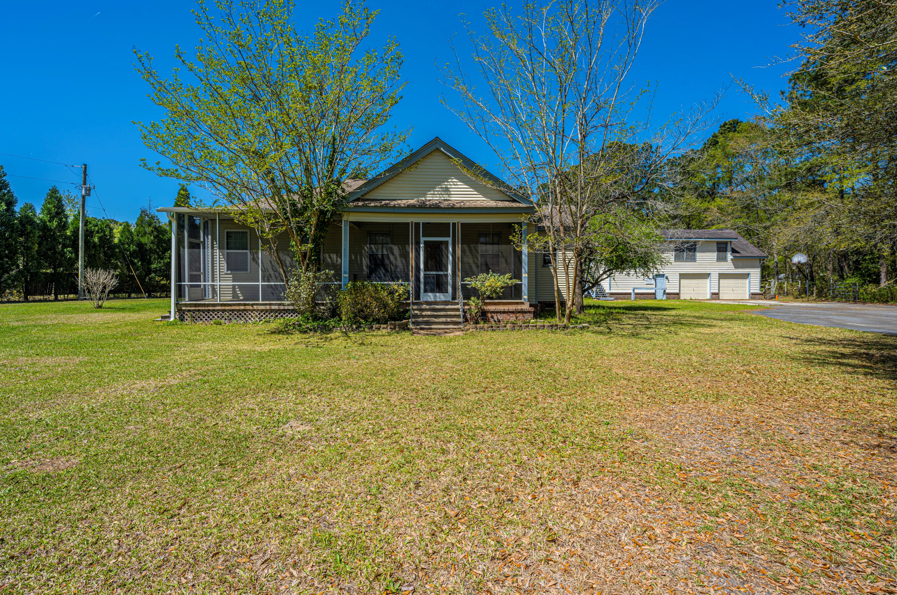 281 Domingo Dr, Moncks Corner, SC 29461-8024