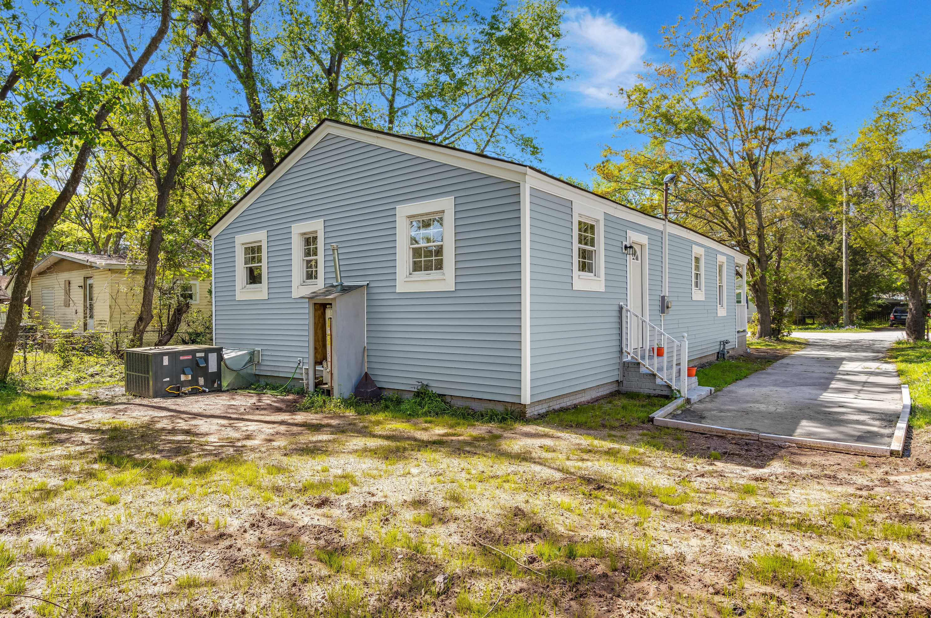 2693 Ranger Dr, Charleston SC  29405-7368 exterior