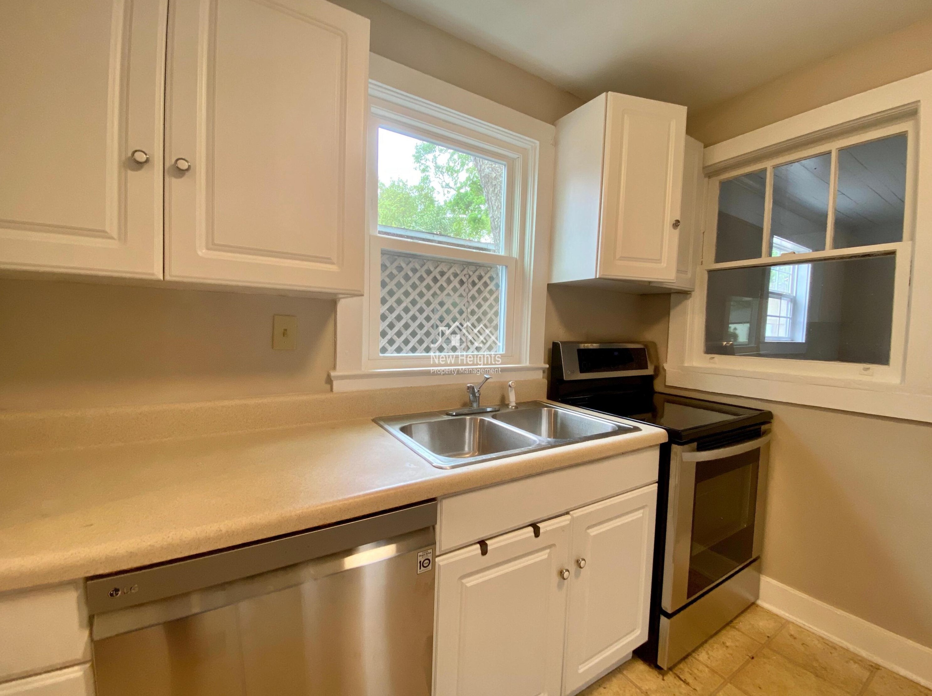 71 Avondale Ave, Charleston, SC 29407