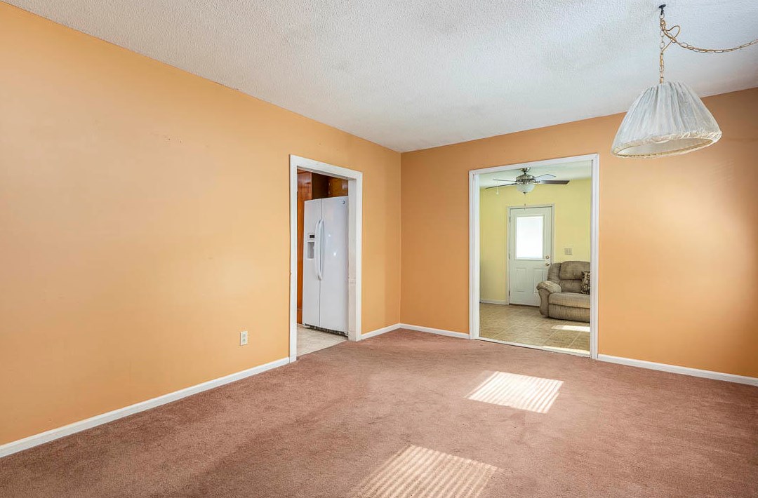 205 Owens Dr, Summerville SC  29485-7035 exterior
