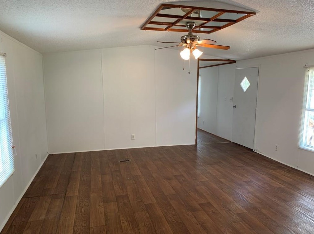 211 2nd St, Parlers, SC 29142-8840