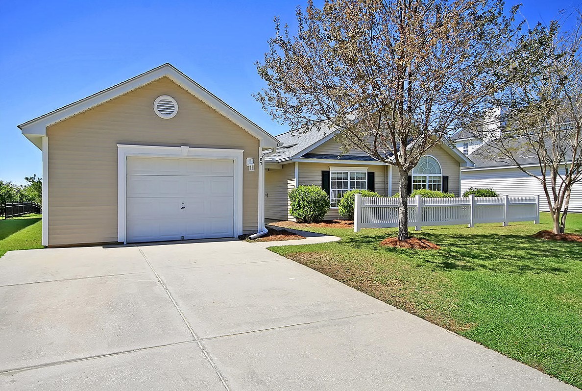 107 Savannah River Dr, Summerville, SC 29485-8848
