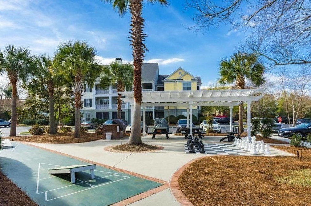 130 River Landing Dr, Charleston SC  29492-7400 exterior