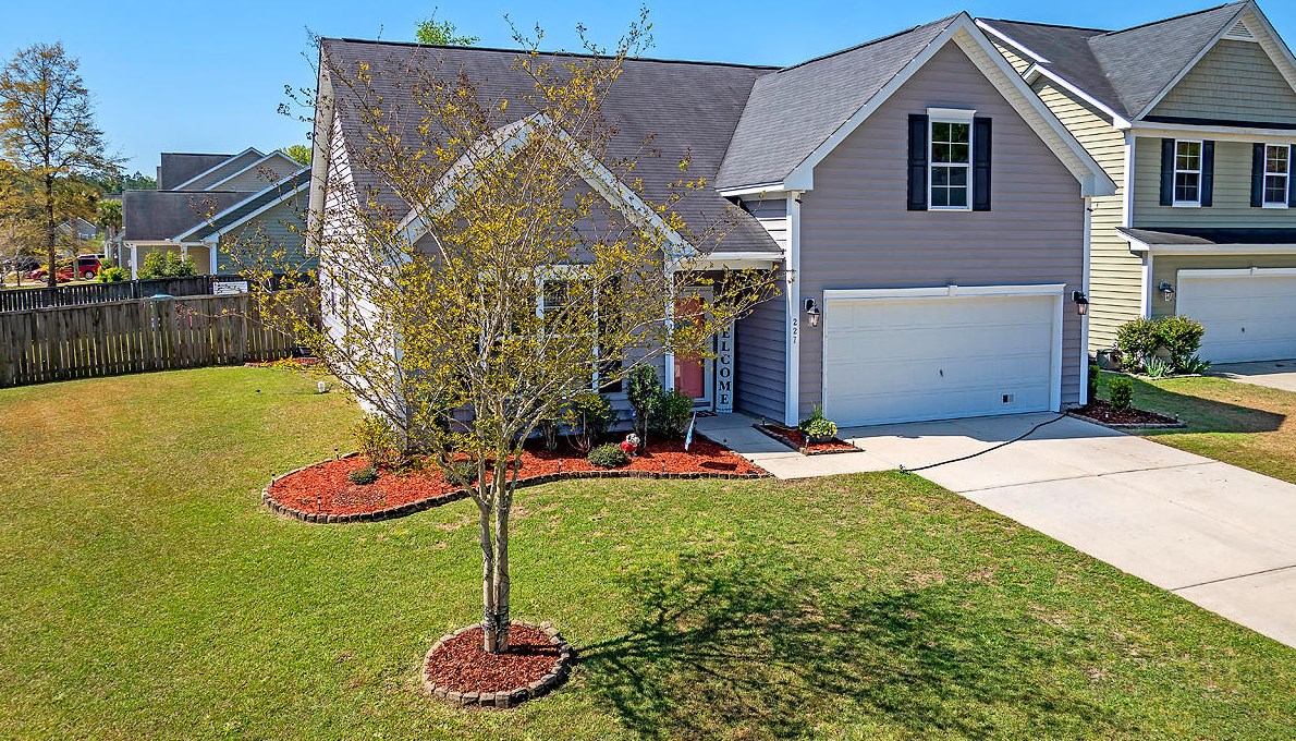 227 Palmetto Village Cir, Moncks Corner, SC 29461-8886