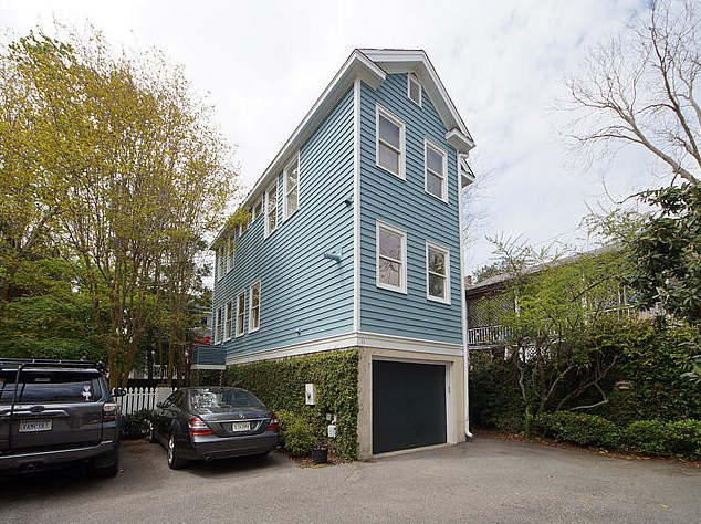 11 Kirkland Ln, Charleston, SC 29401-1751
