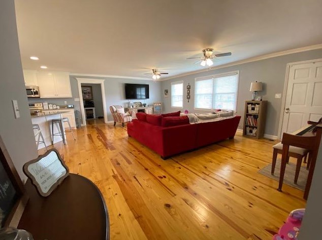 105 Carolina Ave, Saint George, SC 29477-2312