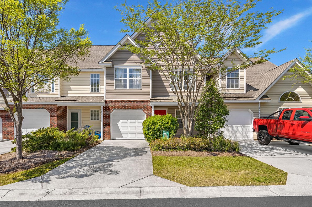 131 Darcy Ave, Charleston, SC 29445-6664