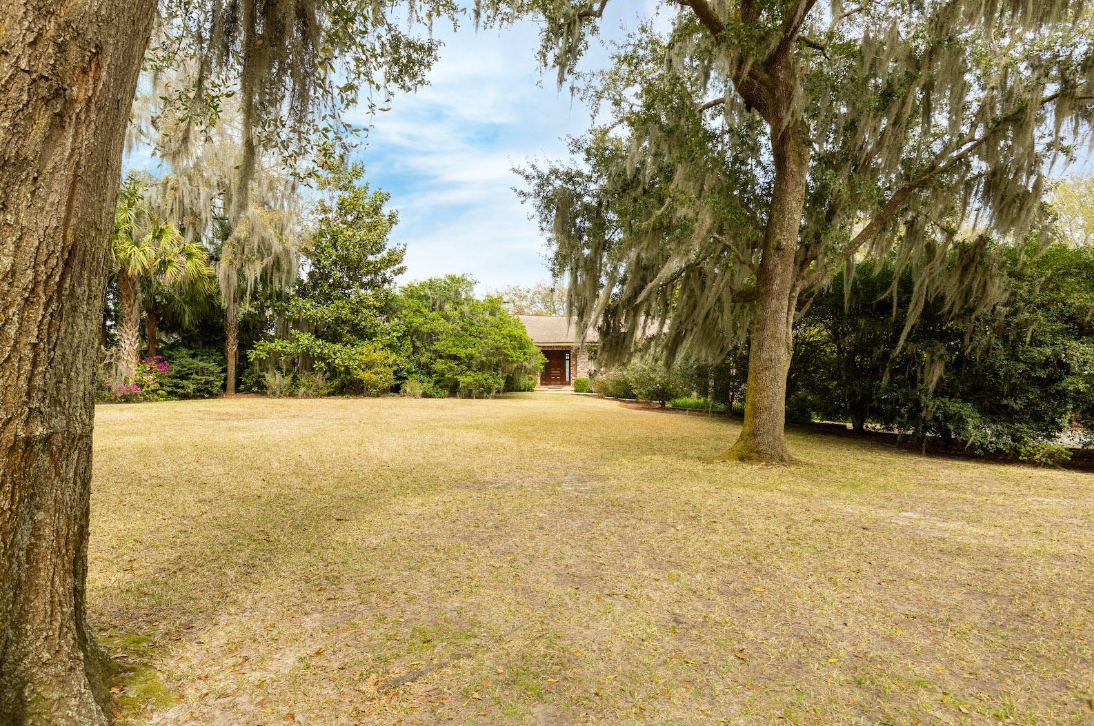 12 Country Club Dr, Charleston, SC 29412-2220