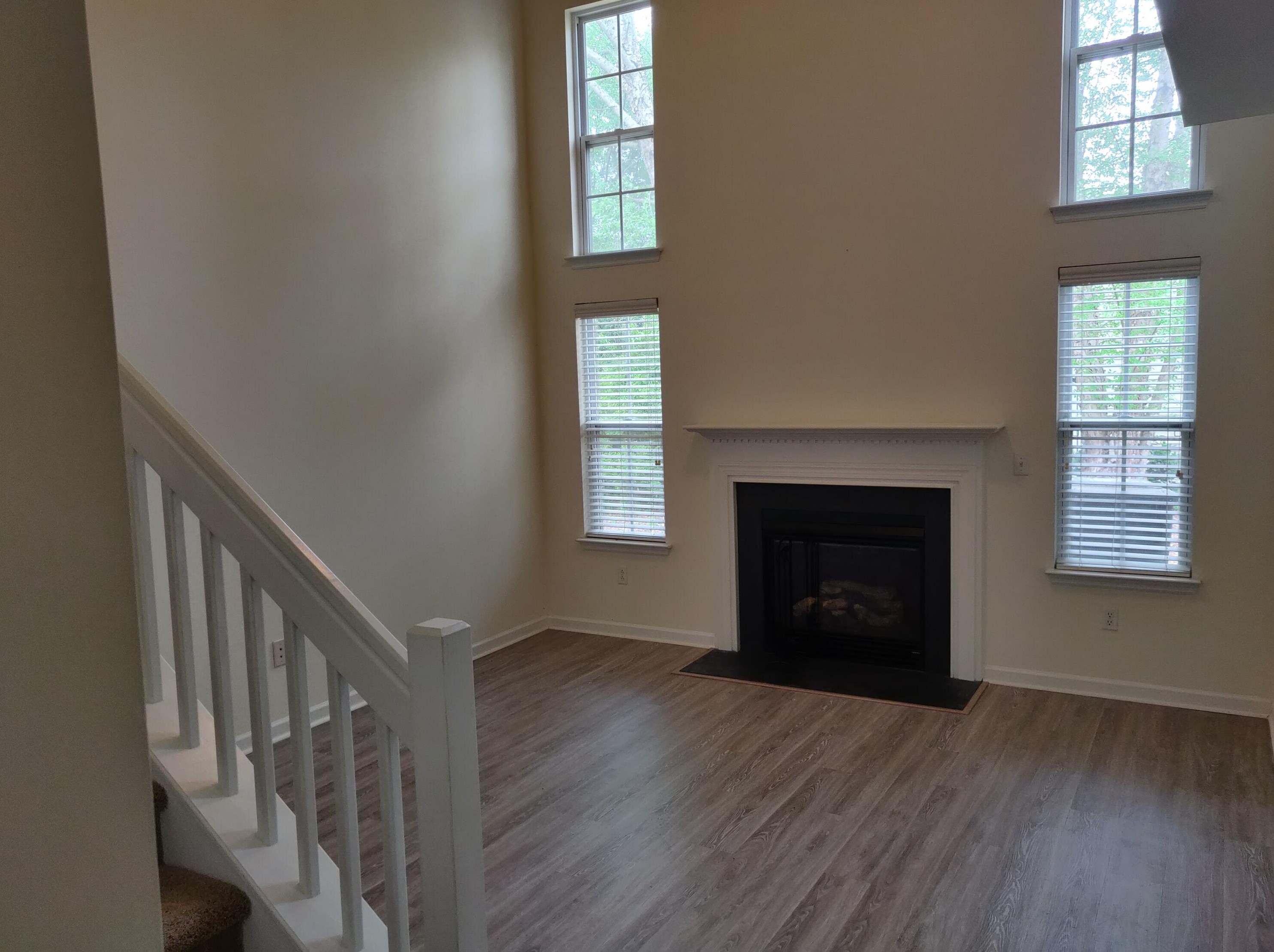 524 Tayrn Dr, Charleston SC  29492-8237 exterior