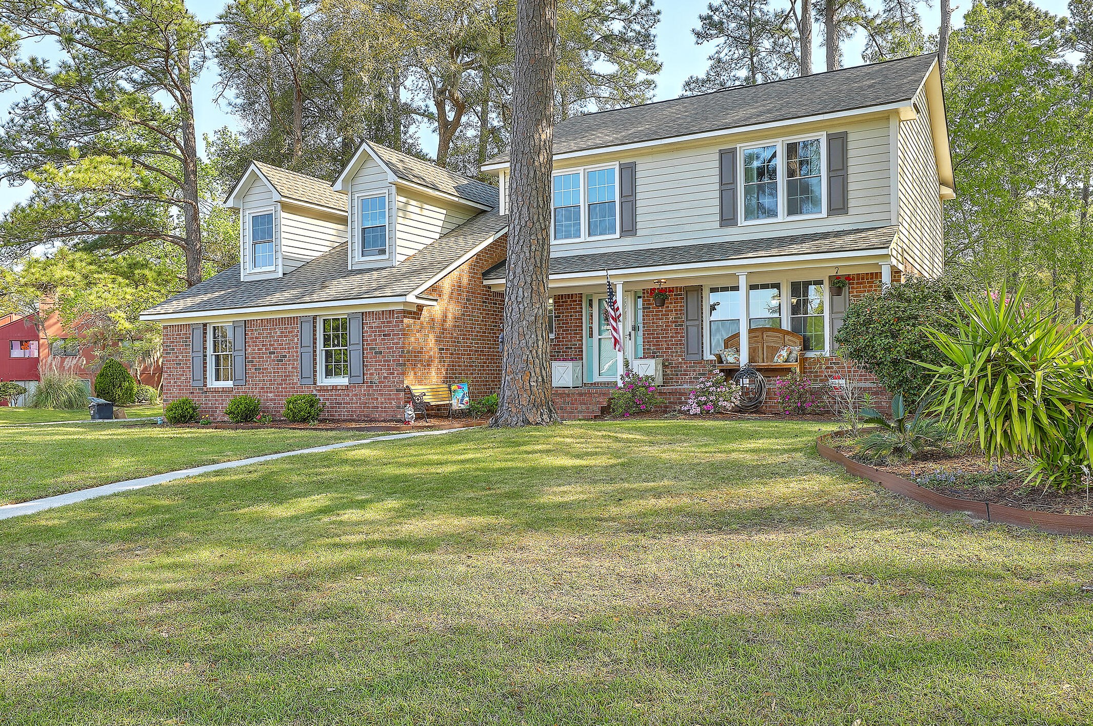 301 Fairington Dr, Summerville, SC 29485-8654