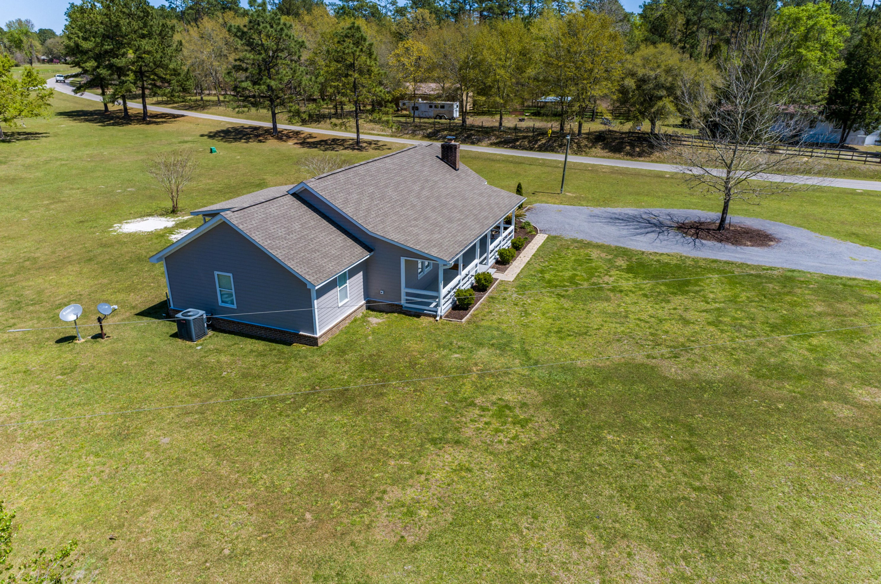 504 Sugar Ln, Cordesville SC  29434-9696 exterior