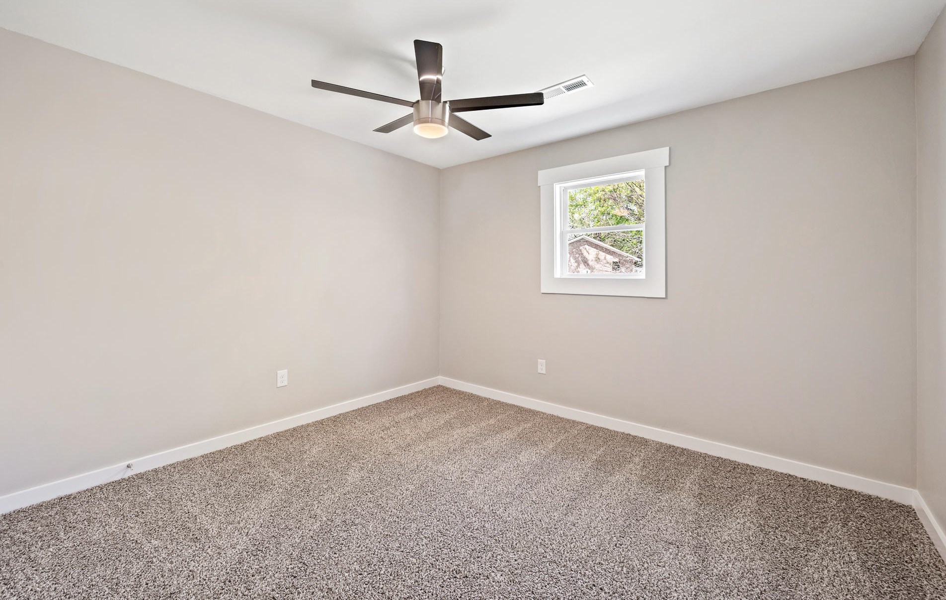 105 Iron Rd, Summerville SC  29483-7728 exterior