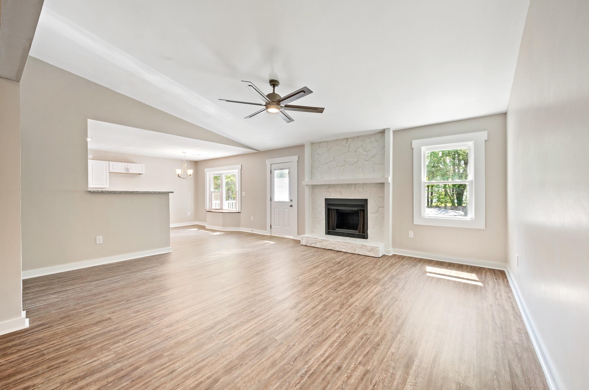105 Iron Rd, Summerville SC  29483-7728 exterior