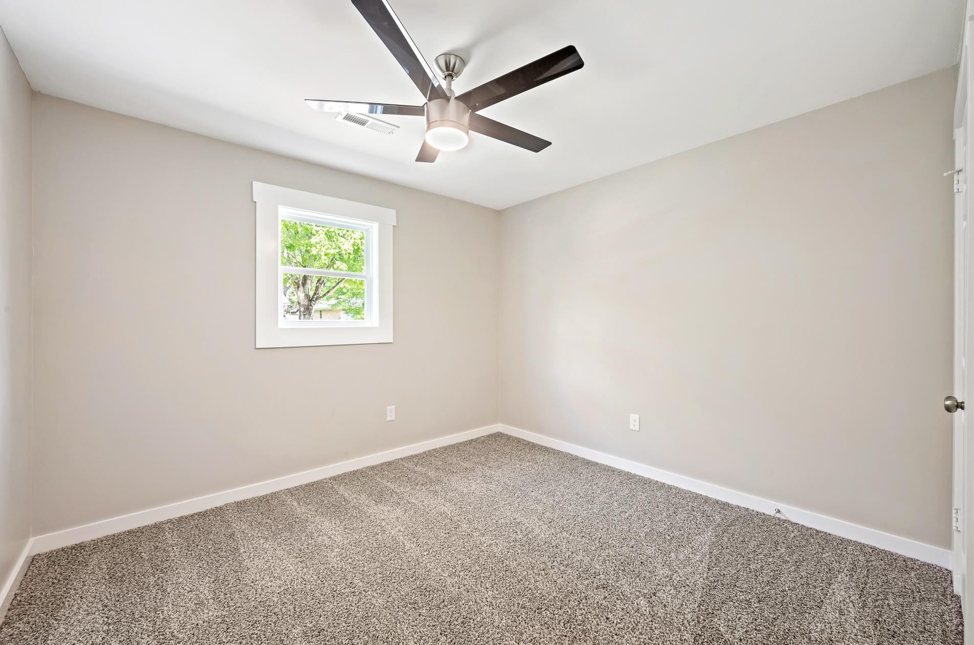 105 Iron Rd, Summerville SC  29483-7728 exterior