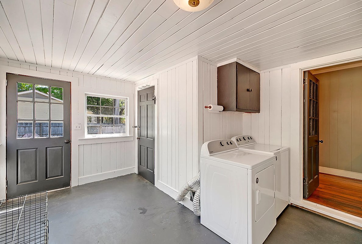 401 Black St, Walterboro SC  29488-4310 exterior